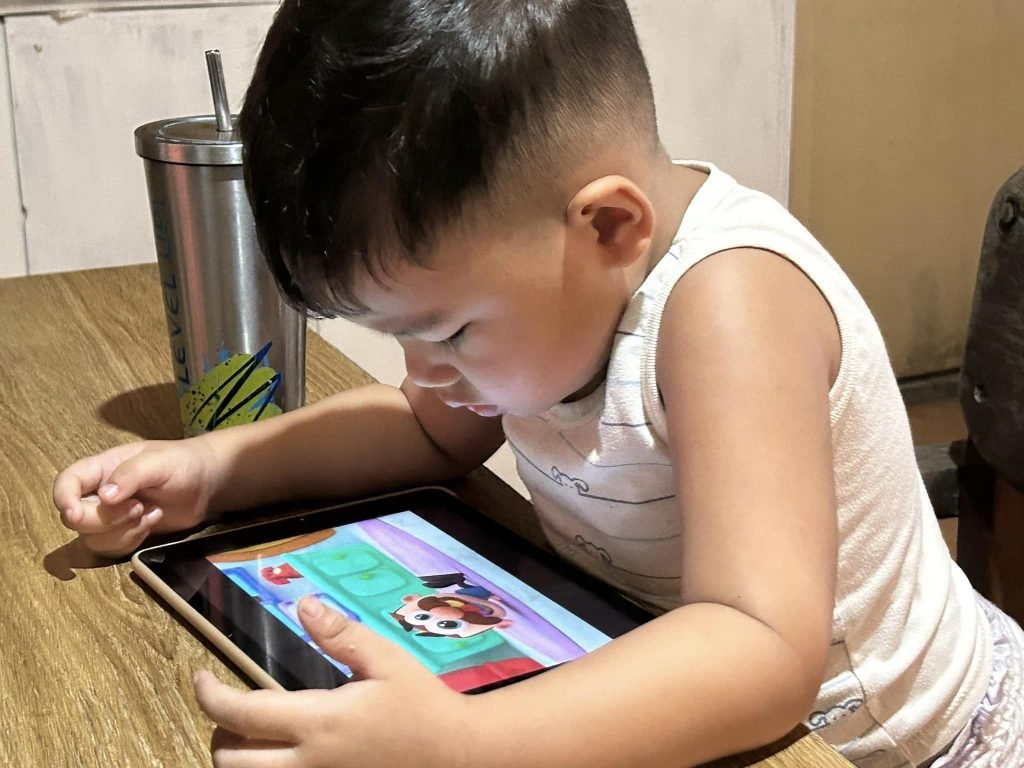 TODDLER'S SOCIAL ENGAGEMENT | Growth Beyond Screens